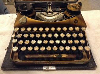 Vintage Erika Seidel & Nauman Dresden Germany Typewriter & Case
