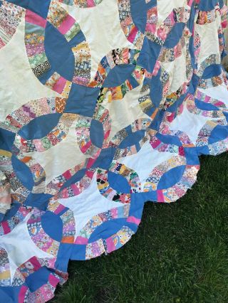 Vintage Double Wedding Ring Quilt Top Hand Pieced Blue White Flour Sack Fabric 3