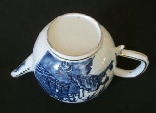 CHINESE 18th C QIANLONG BLUE AND WHITE PAGODA PORCELAIN TEAPOT VASE 12