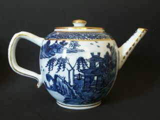 Chinese 18th C Qianlong Blue And White Pagoda Porcelain Teapot Vase