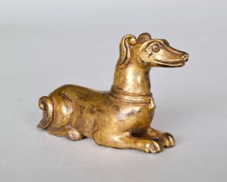 Chinese Antique Gilt Bronze Recumbent ‘Hound’ Scroll Weight,  Ming / Qing dynasty 4