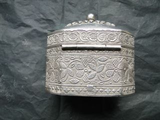 BOX STERLING SILVER OCTAGONAL CHASED & ENGRAVED C.  1880 MIDDLE EAST ANTIQUE 2