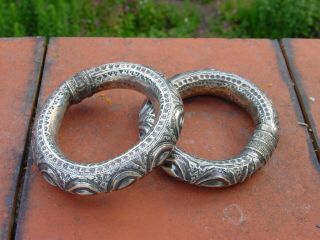 2 a pair silver ?ANTIQUE ANKLETS JEWELRY WITH RATTLE INSIDE INDIA ? HG 2