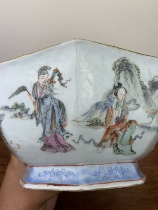 antique chinese famille rose bowl with eight figures 5