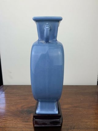 antique chinese blue square vase with wooden base 2