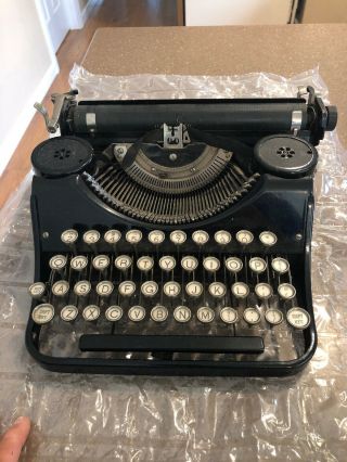 Vintage Underwood Black Steel Standard Typewriter Round White Chrome Keys