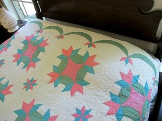 QUEEN Vintage Hand Sewn Densely Quilted All Cotton HANDS ALL AROUND Quilt,  Good 3