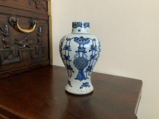 Fine kangxi period deep cobalt blue and white baluster vase. 3