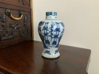 Fine kangxi period deep cobalt blue and white baluster vase. 5