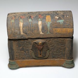 MUSEUM QUALITY ROMAN ERA EGYPTIAN BLACK STONE DECORATED SAFE BOX CIRCA 100 - 400 A 4