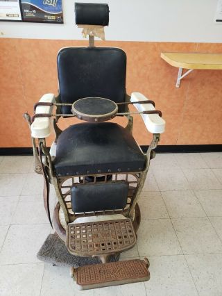 Emil J.  Paidar Antique Barber Chair,  Made In Chicago Authentic Local Picked Up