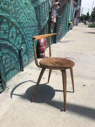 George Nelson Pretzel Chair Herman Miller Knoll Cassina Eames Esu