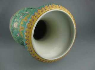 A Large Chinese porcelain famille verte Figure pattern Vase 61cm 8