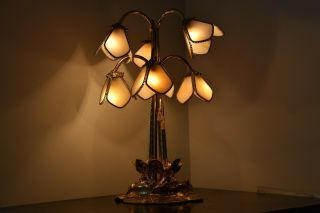 Vintage 6 Arm Tiffany Style Brass Hollywood Tulip Table Lamp Lilypad Slag Glass
