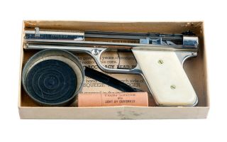VINTAGE.  1937 SHARPSHOOTER BULLS EYE BULLSEYE MFG CO METAL PISTOL GUN ORIG W/BOX 3