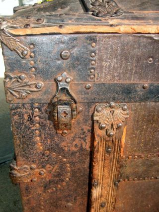 Antique Victorian Domed Top Steamer Trunk Chest treasure Stagecoach Chest 1800 ' s 4
