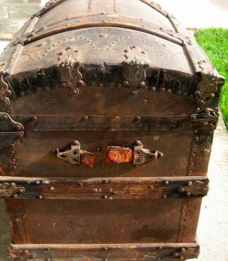 Antique Victorian Domed Top Steamer Trunk Chest treasure Stagecoach Chest 1800 ' s 7