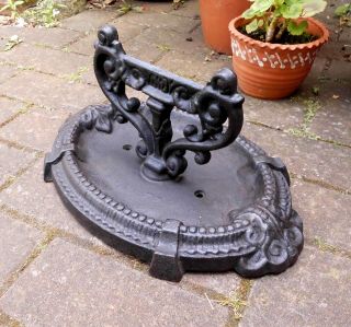 Heavy Victorian Oval Cast Iron Boot And Shoe Scraper Garden Yard Front/back Door