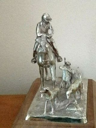 SOLID SILVER MODEL OF MASTER AND HOUNDS 8