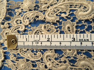 A VICTORIAN SCHIFFLI LACE COLLAR WITH LONG LAPPET FRONT 9