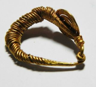 Zurqieh - As11115 - Ancient Roman Gold Earring.  200 A.  D.  (1 Piece)