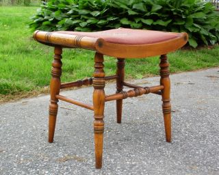Vintage L Hitchcock Colonial Maple Stenciled Needlepoint Foot Stool Vanity Bench 4