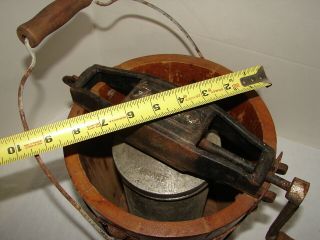 VINTAGE PRIMITIVE WOOD WOODEN BUCKET 2QT ICE CREAM MAKER FROST KING WOODENWARE 3