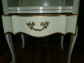 Vtg Pair French Provincial Cabinet Nightstands End Tables w Drawers & Glass Tops 10