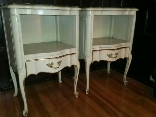 Vtg Pair French Provincial Cabinet Nightstands End Tables w Drawers & Glass Tops 3