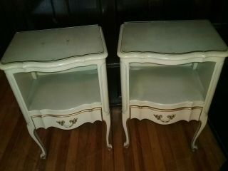 Vtg Pair French Provincial Cabinet Nightstands End Tables w Drawers & Glass Tops 4