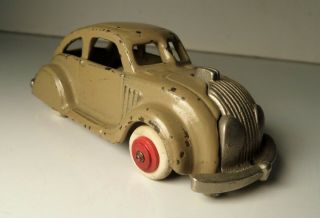 Vintage 1933 Tan Hubley Chrysler Airflow Cast Iron Nickel Take Apart Car 4.  5 "