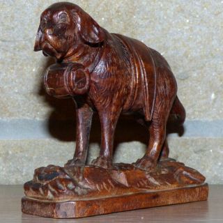 Late 19th Century Black Forest Carving of a St.  Bernard Dog 2