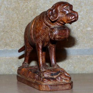 Late 19th Century Black Forest Carving of a St.  Bernard Dog 3