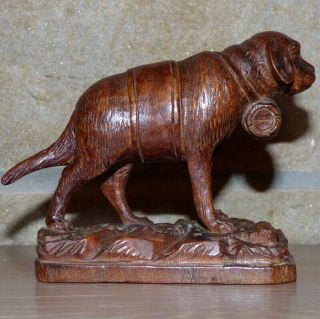 Late 19th Century Black Forest Carving of a St.  Bernard Dog 4