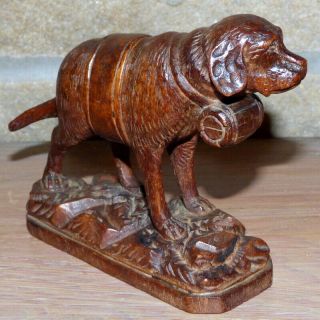 Late 19th Century Black Forest Carving of a St.  Bernard Dog 7