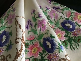 Exquisite Vintage Linen Hand Embroidered Tablecloth Sweet Peas & Anemones