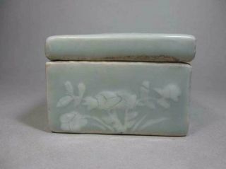 Antique Chinese porcelain 19th Green beans and white Decorative pattern box 4