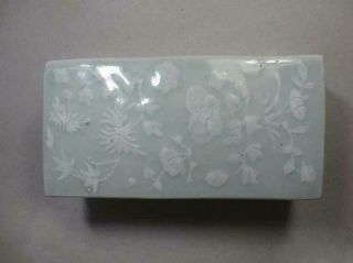Antique Chinese porcelain 19th Green beans and white Decorative pattern box 5