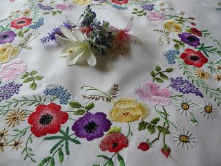 Vintage Hand Embroidered Tablecloth - Stunning Flower Circle - So Lovely