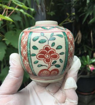 Small Old and Antique Chinese Ming Swatow 17th Century Red Green ‘Flowers’ Vase 3