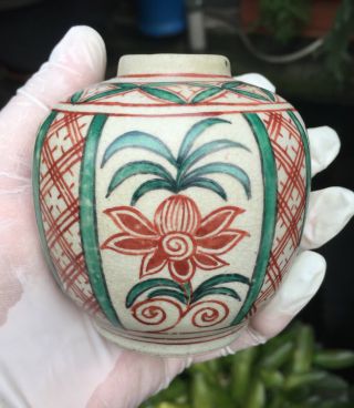 Small Old and Antique Chinese Ming Swatow 17th Century Red Green ‘Flowers’ Vase 6