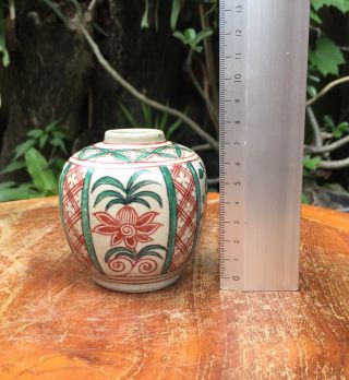 Small Old and Antique Chinese Ming Swatow 17th Century Red Green ‘Flowers’ Vase 7