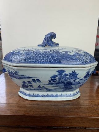large antique chinese blue and white tureen 4