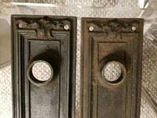 RARE 2 Gothic Design ANTIQUE CAST IRON DOOR KNOB BACK PLATES RUSSWIN Ceres 941 2