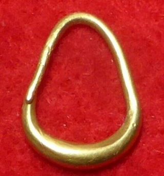 Solid Gold Roman Earring