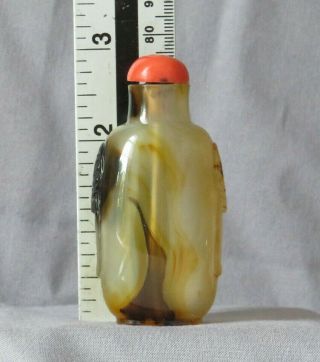 BANDED AGATE SNUFF BOTTLE QING DYNASTY,  18TH / 19TH CENTURY lion - mask handles 11