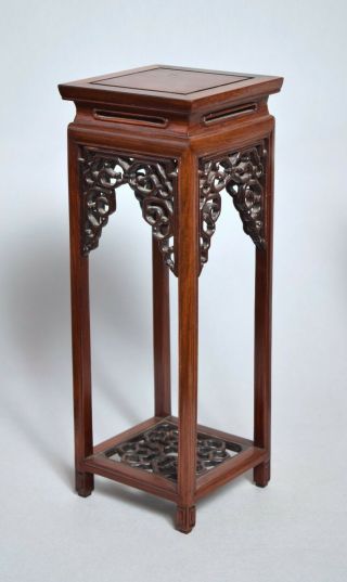 A VERY FINE PAIR LARGE ANTIQUE CHINESE CARVED HARDWOOD VASE STANDS,  33CM 4