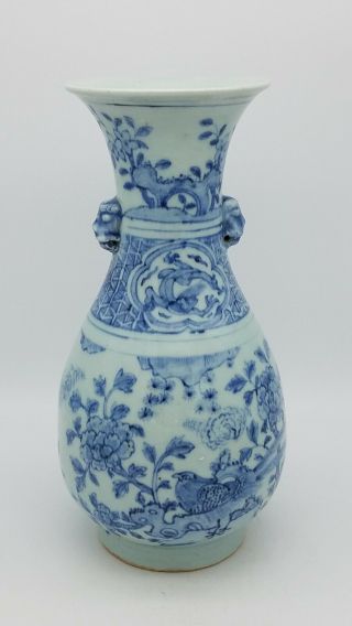 Ming Dynasty Blue And White Birds And Flowers Patterns Vase 明代萬曆青花花鳥紋獸耳尊