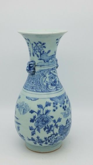 Ming Dynasty Blue and White Birds and flowers patterns vase 明代萬曆青花花鳥紋獸耳尊 3