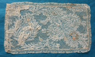 Tiny antique 18th century Valenciennes bobbin lace fragment 3